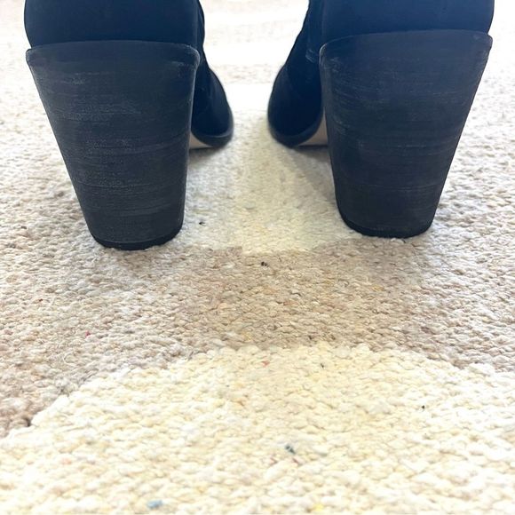 Anthropologie Ryan Perforated Suede Heeled Ankle Boots in Black Size 8 - Picture 8 of 11